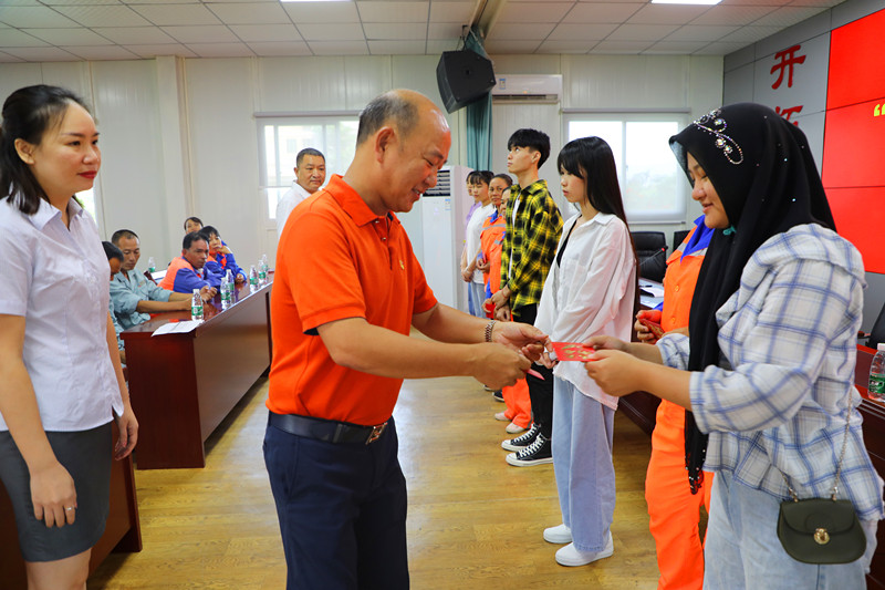 “金秋助學(xué)，圓夢明佳！”明佳集團(tuán)黨支部及工會組織開展愛心助學(xué)活動！